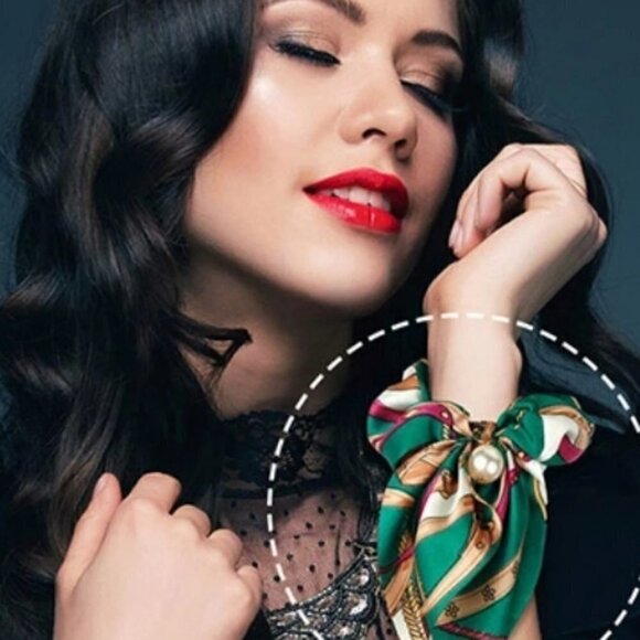 New! CHAIN PRINT Bow knot Scrunchie - Picture 8 of 11